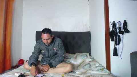 Snapshot of sofya_n_andy_ chatting on 17, 1, 2025 sofya_n_andy_ online show from 17, 1, 2025