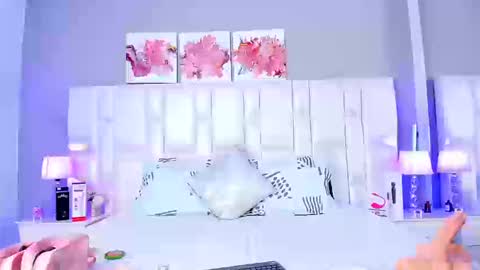   online show from 25, 9, 2025