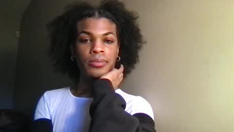 Snapshot of solaceeve chatting on 17, 11, 2025 SolaceEve online show from 17, 11, 2025