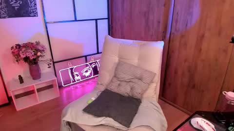 saraIG Solosara8 online show from 12, 1, 2026