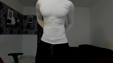 Snapshot of son_hades chatting on 5, 11, 2025 son_hades online show from 5, 11, 2025