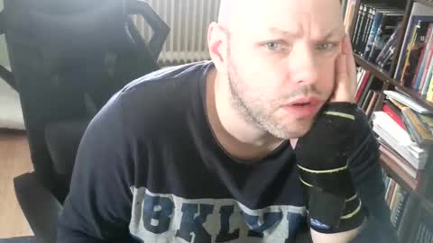 Tom online show from 15, 2, 2026