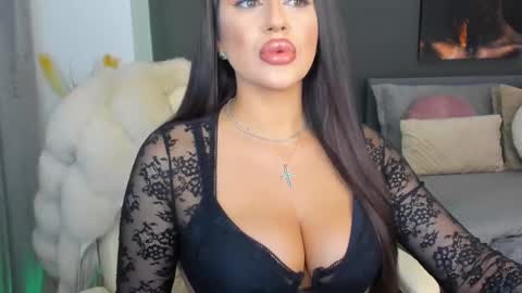 Sonia  Rey online show from 27, 2, 2025