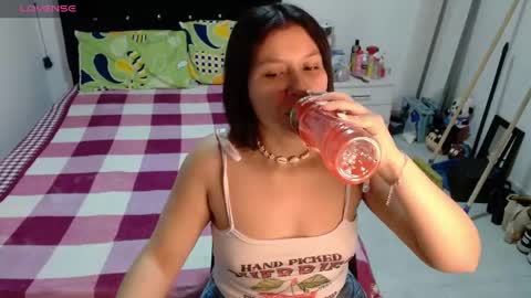 Snapshot of sonialatin69 chatting on 1, 6, 2026 sonialatin69 online show from 1, 6, 2026