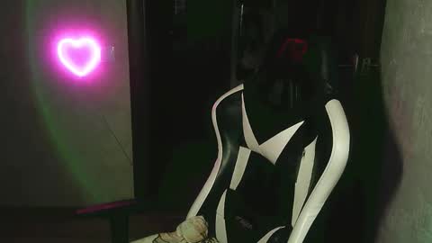Snapshot of sonibear chatting on 24, 9, 2025 OksiFels online show from 24, 9, 2025