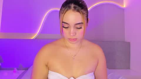 Snapshot of soph1a_ chatting on 4, 8, 2026 Sophia online show from 4, 8, 2026