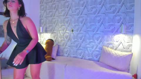 Snapshot of sophi_01 chatting on 4, 6, 2026 sophie online show from 4, 6, 2026