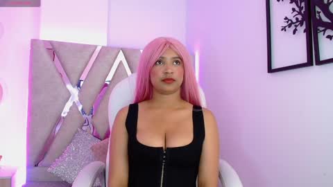 Snapshot of sophi_gray chatting on 19, 1, 2025 Shophi online show from 19, 1, 2025