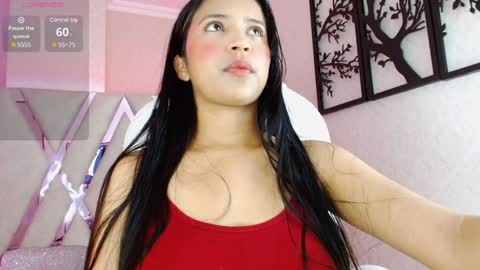 Snapshot of sophi_gray chatting on 5, 2, 2025 Shophi online show from 5, 2, 2025