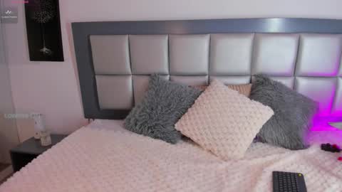 sophi Leone online show from 26, 2, 2026