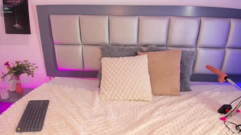 sophi Leone online show from 27, 2, 2026