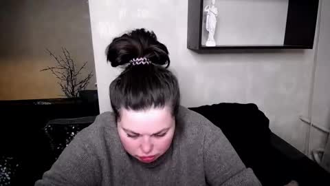 sophia__olsen online show from 9, 11, 2025