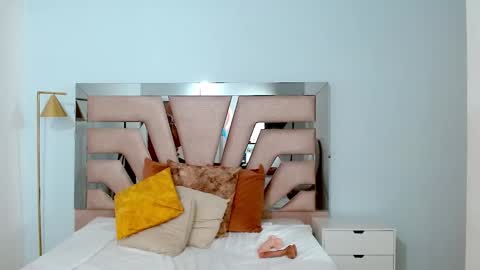 Sophia  online show from 7, 1, 2025