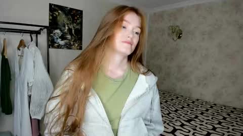 Snapshot of sophia_turn chatting on 9, 9, 2025 Sophia online show from 9, 9, 2025