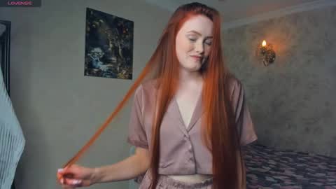 Snapshot of sophia_turn chatting on 29, 9, 2025 Sophia online show from 29, 9, 2025