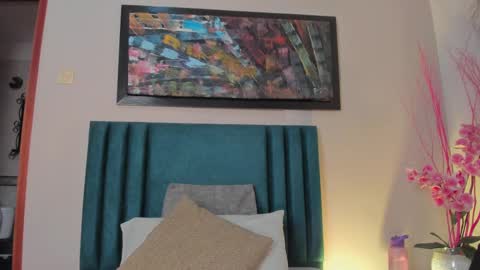 sophiacolliins online show from 12, 9, 2025