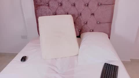 Snapshot of sophiacutteee chatting on 7, 11, 2025 Sophia online show from 7, 11, 2025