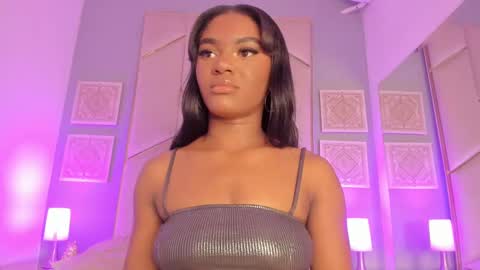 SophiaSmiths online show from 1, 2, 2025