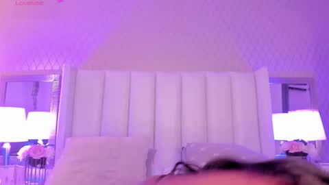 SophiaSmiths online show from 1, 11, 2025