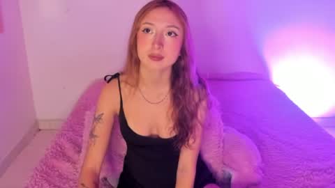 Snapshot of sophie_collins13 chatting on 10, 7, 2026 Sophie online show from 10, 7, 2026