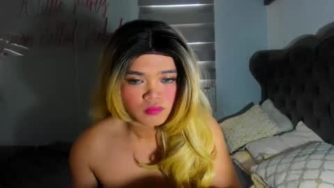 Snapshot of sophie_cutie03 chatting on 14, 12, 2025 sophie_cutie03 online show from 14, 12, 2025