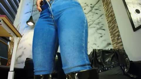 Sophie online show from 17, 10, 2025