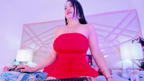 Snapshot of sophie_newton chatting on 13, 11, 2025 sophie_newton online show from 13, 11, 2025