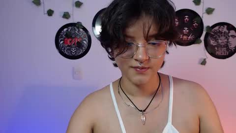 Snapshot of sophie_ross1 chatting on 18, 10, 2025 sophie_ross1 online show from 18, 10, 2025