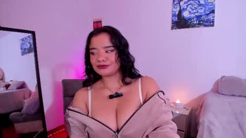 Snapshot of sophie_t_ chatting on 11, 6, 2026 Sofia online show from 11, 6, 2026