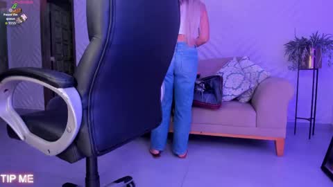 Snapshot of sophiebarnett_ chatting on 17, 4, 2026 Sophie online show from 17, 4, 2026