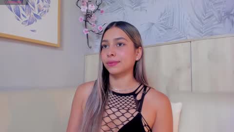 Snapshot of sophiebenson_ chatting on 23, 5, 2026 Sophie online show from 23, 5, 2026