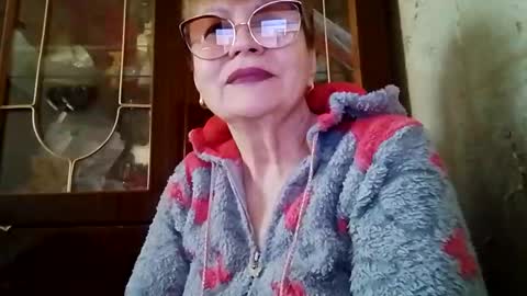 SophieBurnsX online show from 26, 4, 2026