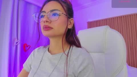   Sophie  IG sophiecherry es   online show from 11, 3, 2025