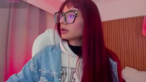   Sophie  IG sophiecherry es   online show from 4, 11, 2025