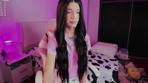 Snapshot of sophiecornett chatting on 31, 10, 2025 online show from 31, 10, 2025