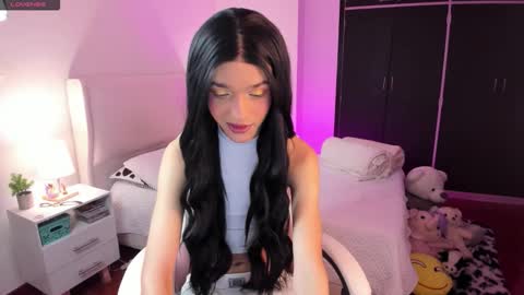 Snapshot of sophiecornett chatting on 26, 11, 2025 online show from 26, 11, 2025