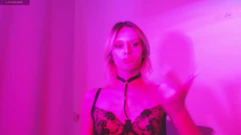 Snapshot of sophiediamond_x chatting on 2, 10, 2025 sophiediamond_x online show from 2, 10, 2025