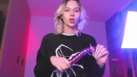 Snapshot of sophiediamond_x chatting on 11, 11, 2025 sophiediamond_x online show from 11, 11, 2025