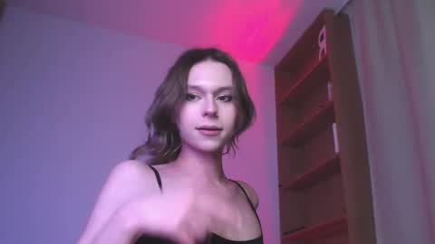Snapshot of sophiediamond_x chatting on 4, 12, 2025 sophiediamond_x online show from 4, 12, 2025