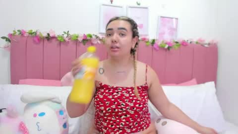Snapshot of sophiee_rosee chatting on 6, 5, 2026 sophiee rosee online show from 6, 5, 2026