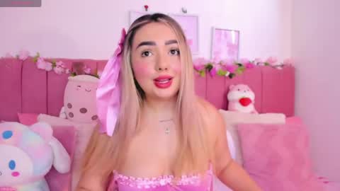 Snapshot of sophiee_rosee chatting on 14, 5, 2026 sophiee rosee online show from 14, 5, 2026