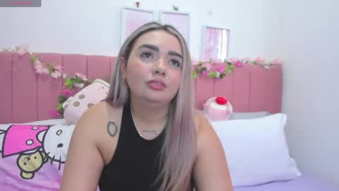 Snapshot of sophiee_rosee chatting on 19, 5, 2026 sophiee rosee online show from 19, 5, 2026