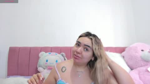 Snapshot of sophiee_rosee chatting on 3, 6, 2026 sophiee rosee online show from 3, 6, 2026