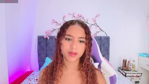 Snapshot of sophiee_velvet chatting on 6, 5, 2026 online show from 6, 5, 2026