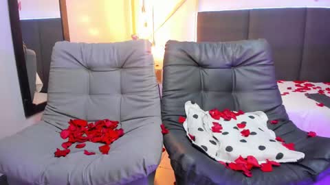 sophieharris__ online show from 14, 2, 2025