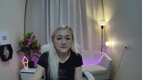 Snapshot of sophiekittyy chatting on 19, 3, 2026 sophiekittyy online show from 19, 3, 2026