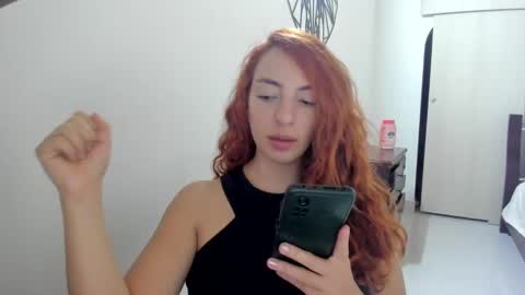 Snapshot of sophielatina chatting on 8, 10, 2025 Sophia online show from 8, 10, 2025