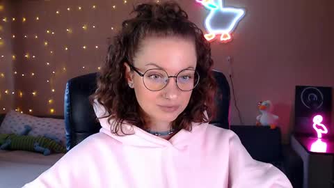 Snapshot of sophieleroux chatting on 28, 4, 2026 sophieleroux online show from 28, 4, 2026
