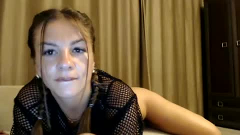 Snapshot of sophieluxe chatting on 25, 6, 2026 sophieluxe online show from 25, 6, 2026