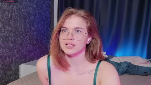 Snapshot of sophiemure chatting on 28, 5, 2026 Sophie online show from 28, 5, 2026
